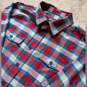 Mens Patagonia Mid-Weight Plaid Button Up Shirt Size Medium Like NEW